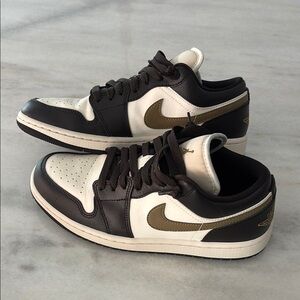 Nike Air Jordan Low in Brown and White